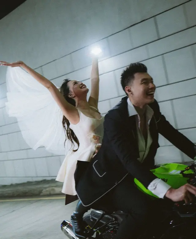 Kisah cintanya berawal like foto kekar Vincent Kosasih, 7 potret Nita Vior & calon suami jelang nikah