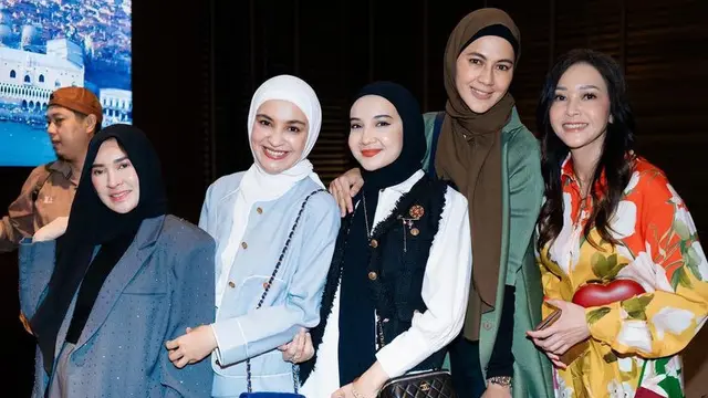 Zaskia Sungkar Gala Premier Film Dokumenter Rossa