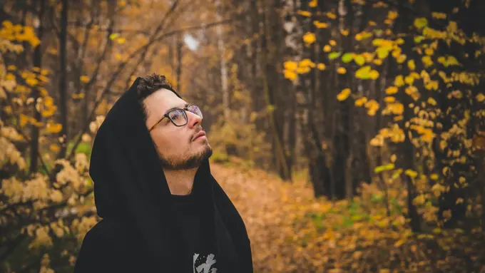 Ilustrasi pria jomlo, single, diri sendiri