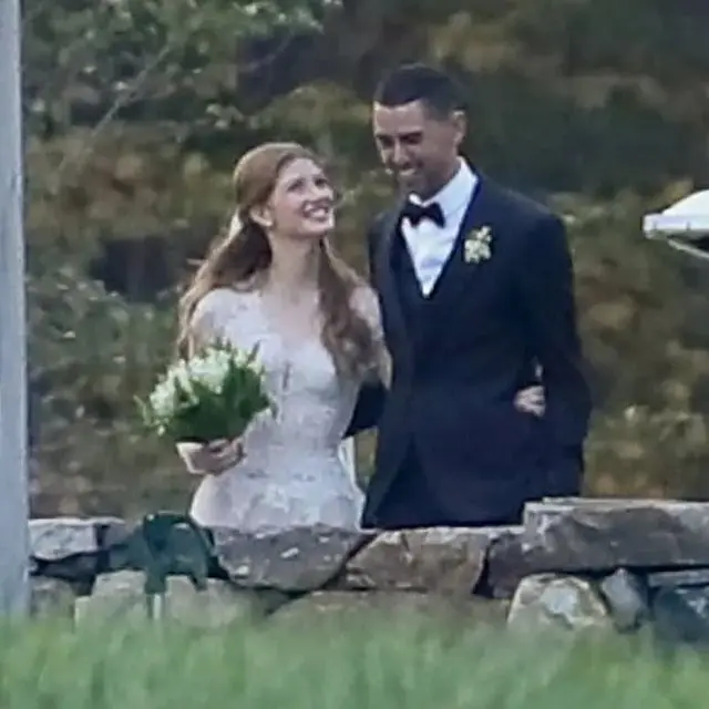 Cantiknya Putri Bill Gates Berbalut Gaun Vera Wang di Hari Pernikahan