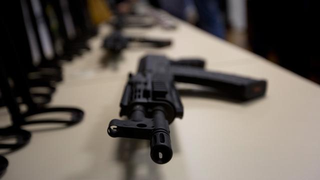 20170602-Polisi Brasil Sita 60 Senapan Serbu dari Pesawat Komersial-AP