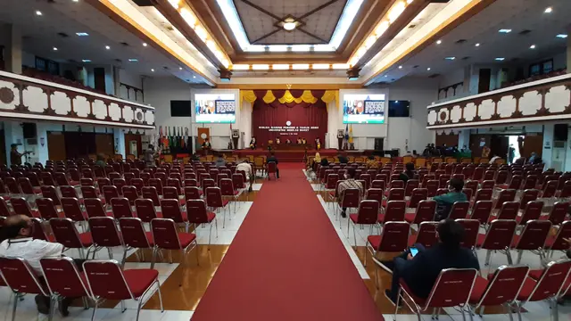 Wisuda Online UNS