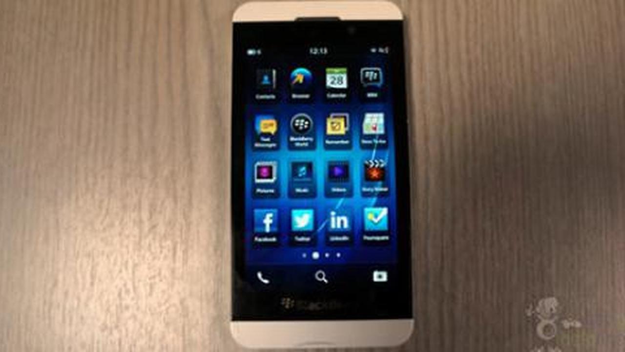 [Video] uji coba Blackberry Z10 ke pengguna iPhone dan Android