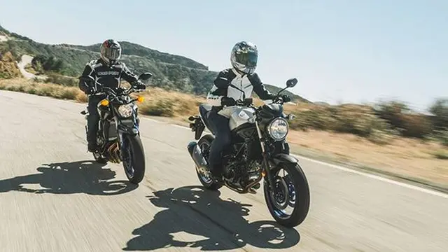 sepeda motor touring.