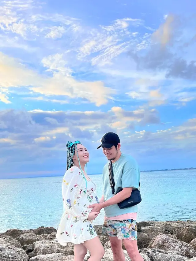Chevra Yolandi dan Via Vallen