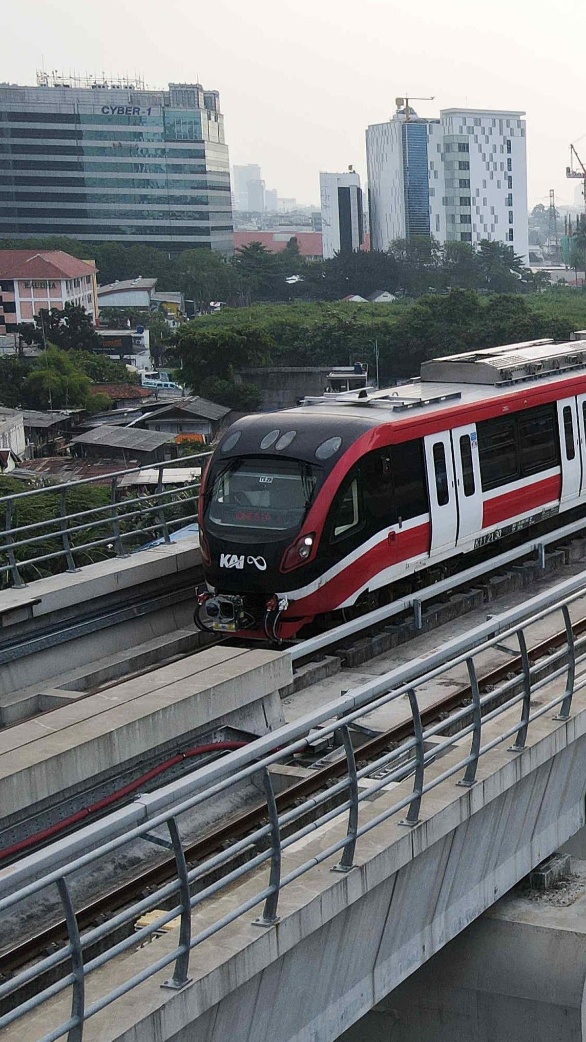 Menurutnya, yang telah dibangun di proyek LRT Jabodebek saat ini adalah solusi dari hambatan yang ada.