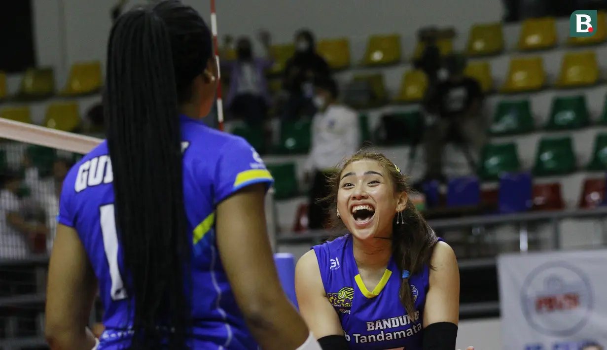 Pemain kelahiran Bandung 16 Mei 1994 itu saat ini bermain di tim Bandung Bank BJB Tandamata yang tengah melakoni ajang Proliga 2022. (Bola.com/M Iqbal Ichsan)