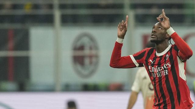 Ekspresi Tammy Abraham usai cetak gol dalam laga AC Milan vs AS Roma di perempat final Coppa Italia 2024/25 (c) AP Photo/Antonio Calanni