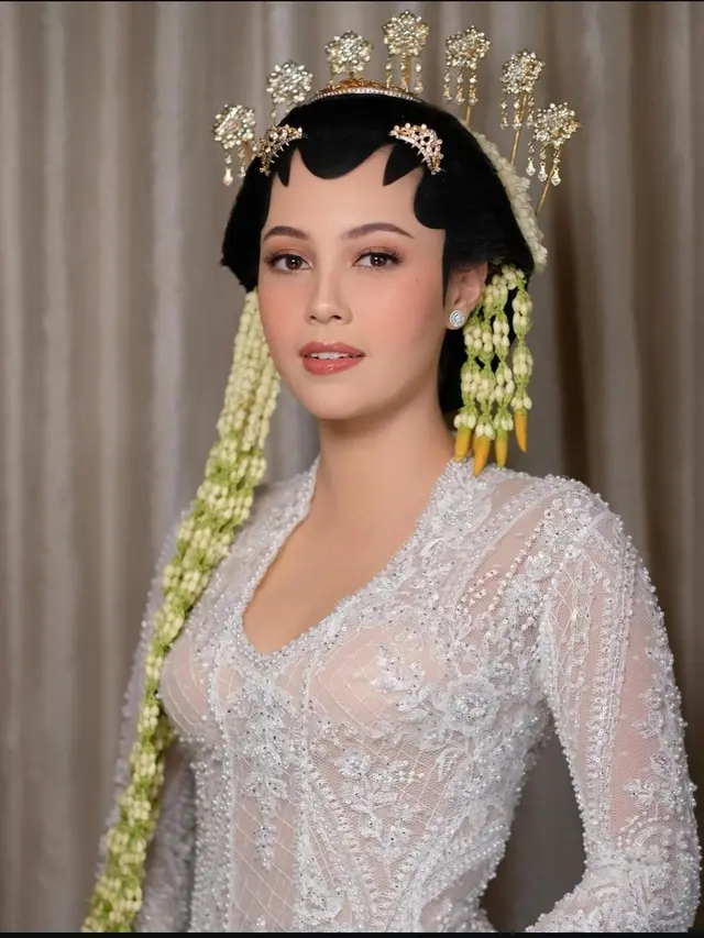 Anggika Bolsterli dan Omar Menikah