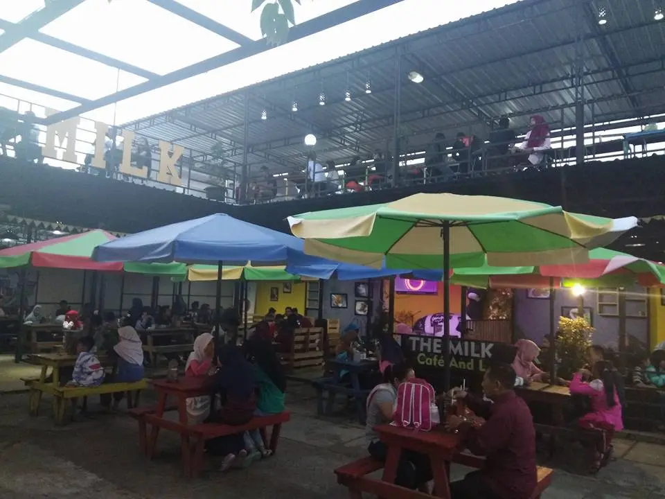Kafe milik Gandung | Sumber Foto: facebook.com/gandungMilktown