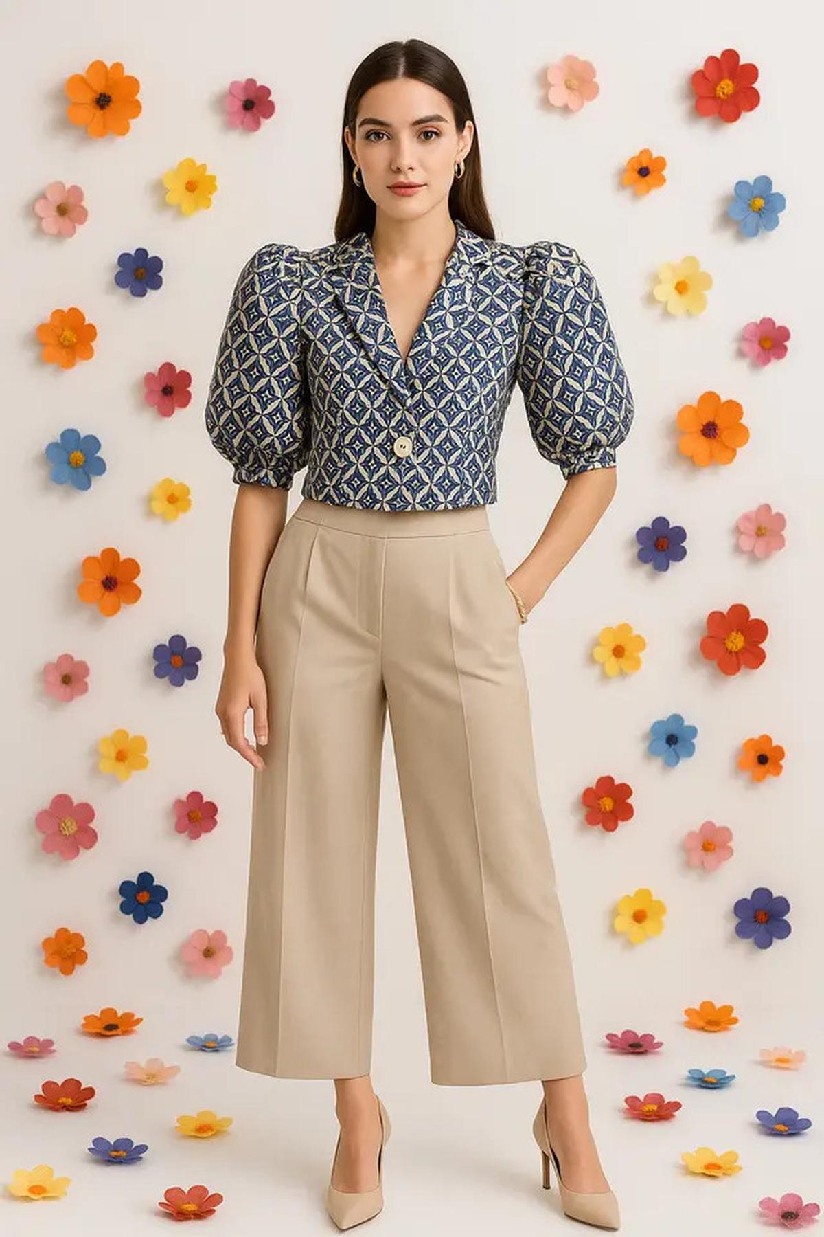 7 Model Blazer Batik Lengan Puff Crop, Feminin Tapi Tetap Edgy