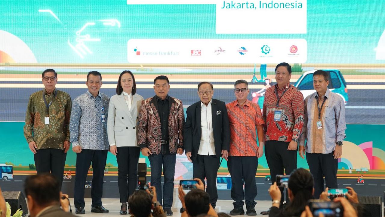 PEVS 2025 dan Asiabike Jakarta Resmi Dibuka