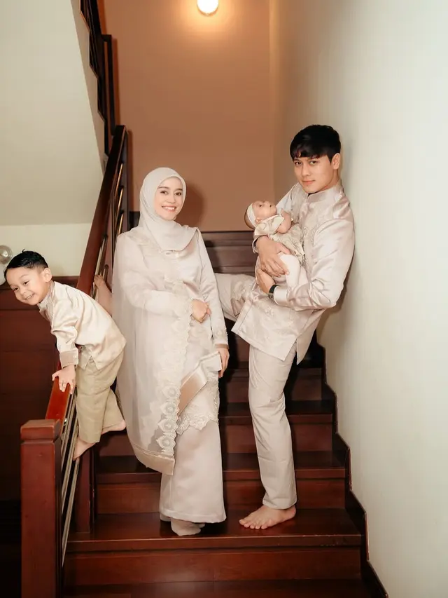 Inspirasi hijab outfit ala Lesti Kejora (Instagram/@lestikejora)