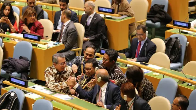 Kegembiraan delegasi Indonesia usai terpilihnya RI menjadi anggota Dewan HAM PBB dalam agenda Sidang Majelis Umum PBB New York pada 17 Oktober 2019 (sumber: Kemlu RI)
