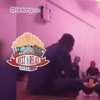 Sebuah video yang di upload di situs berbagi video you tube mengundang perhatian netizen. Dalam keterangan foto tertulis pria berkebangsaan Bangladesh itu akan menikahi seorang wanita Indonesia.