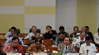 Sejumlah menteri Kabinet Kerja Jokowi dan Kapolri Badrodin Haiti menghadiri rapat pembahasan Rancangan Undang-undang APBN 2016 dengan Banggar DPR di Komplek Parlemen DPR,  Jakarta, Rabu (9/9/2015). (Liputan6.com/Johan Tallo)