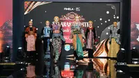 Menampilkan karya "Selaras Wastra: Tarakan x Wignyo Rahadi." enam busana wanita yang elegan di panggung Parade Wastra Nusantara 2025.(Foto: dok. Adhib Mujadid)