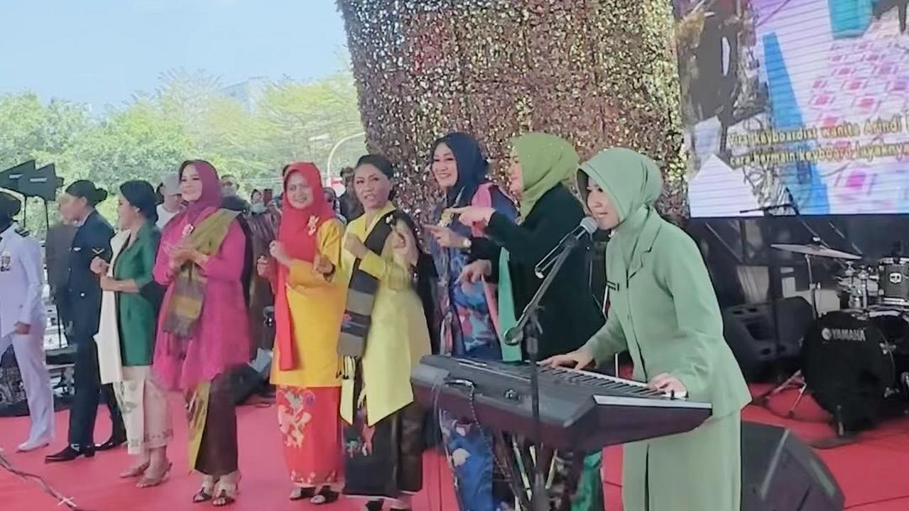 Sosok Arindi Putry Konawe, Persit yang Jadi Sorotan Usai Main Organ Piano Remix di HUT TNI-79
