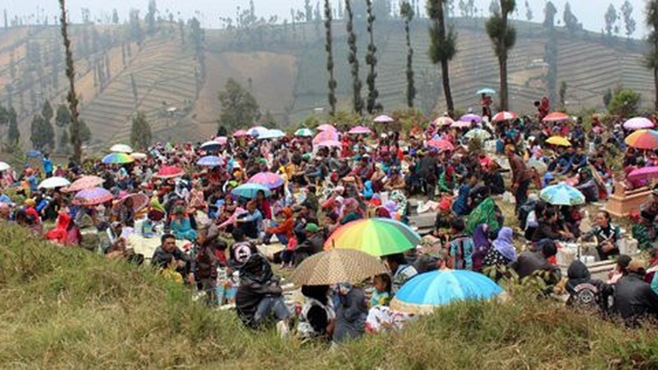 Ribuan masyarakat Tengger di Malang rayakan hari raya Karo