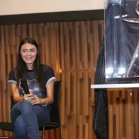 Amanda Rawles, kembali terlihat dalam perfilman Indonesia. Bermain dalam film Jailangkung, aktris ini menceritakan sifat penakut yang dimilikinya selama ini. Ia juga membayangkan situasi dalam lokasi syuting tersebut. (Nurwahyunan/Bintang.com)