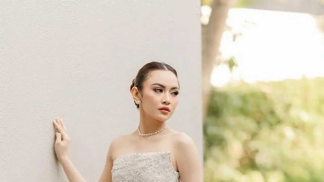 Potret acara First Kiss Wedding Rizky Febian dan Mahalini di Bali. [@axioo/williamliee/stevengun]