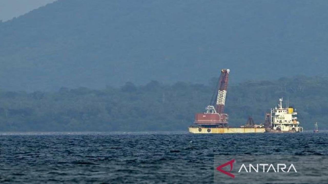 KSOP Banyuwangi Tetapkan Area Terbatas untuk Pengangkatan KMP Tunu di Selat Bali