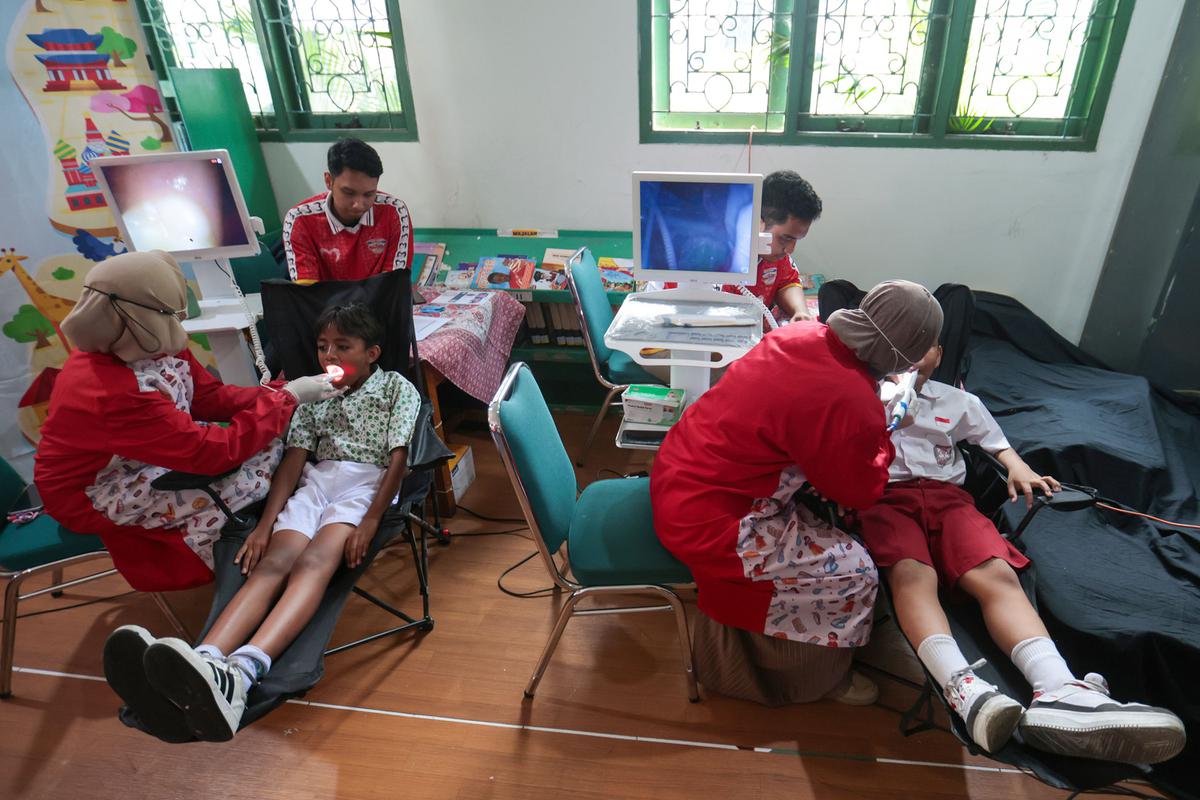 Siswa SD Cek Kesehatan Gigi Gratis di BKGN 2026