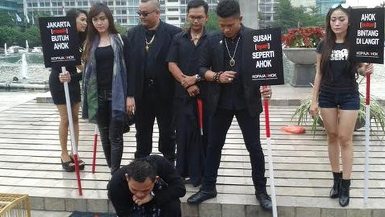 Ahok diruwat paranormal cantik di bundaran HI