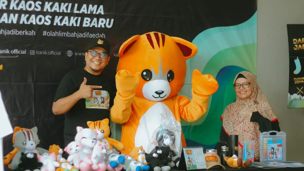 tukar kaos kaki bekas