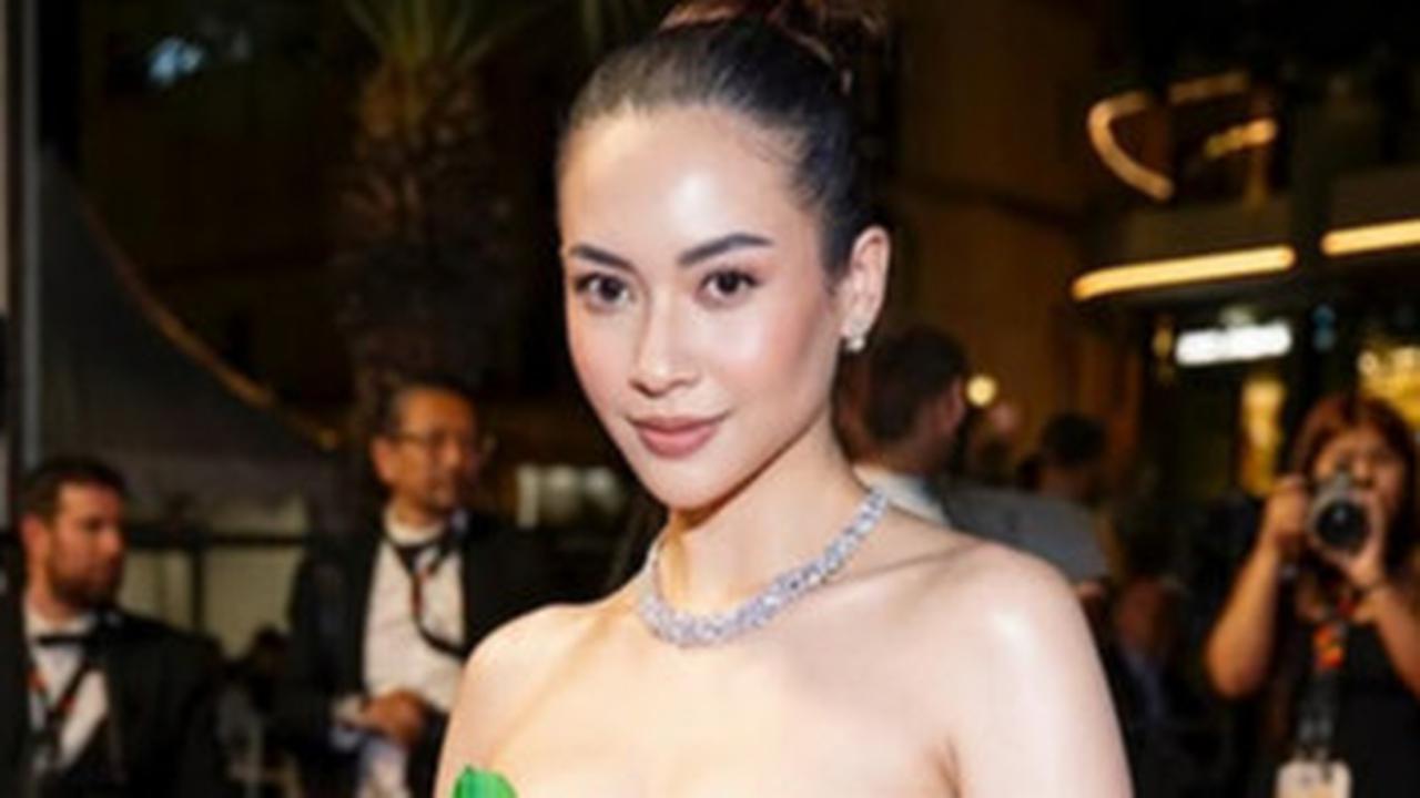 Potret Elvira Devinamira Debut di Cannes 2025 dengan Film 'Cookster: The Darkest Days