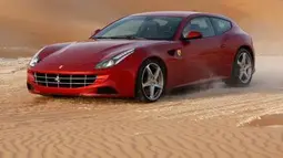 Ferrari FF Coupe model 2014 (Source: IST)