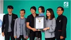 Anak pasangan musisi Anji dan Wina Natalia terima penghargaan MURI sebagai pencipta lagu dengan usia termuda.
