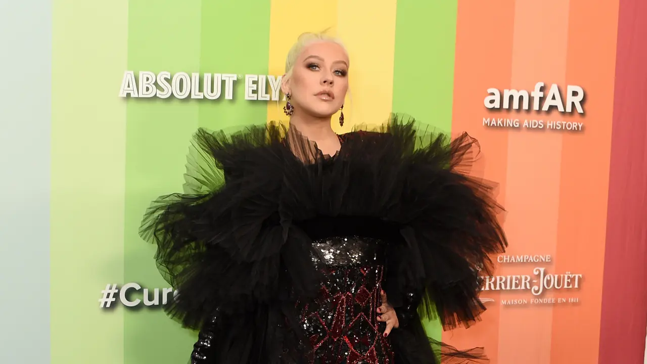 Pesona Christina Aguilera di amfAR Gala
