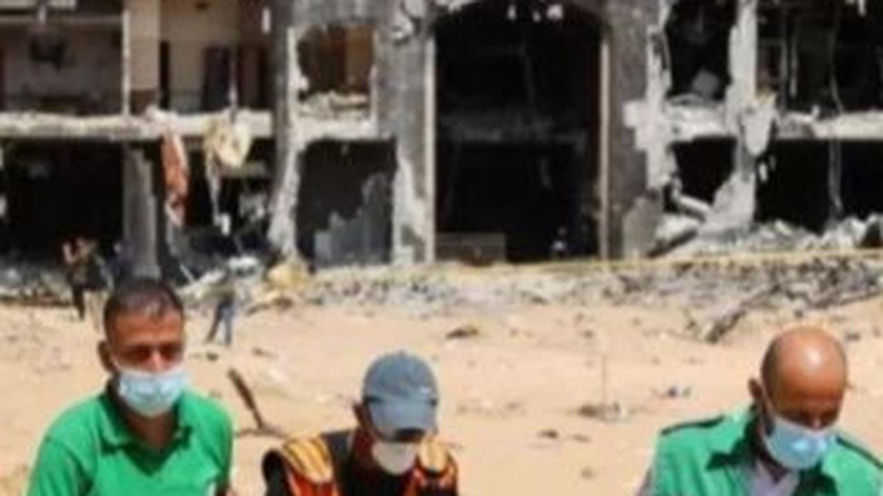 Menurut data Kementerian Kesehatan Gaza, Israel telah membunuh lebih dari 34.600 warga sipil Palestina sejak 7 Oktober 2023 di Gaza dan melukai lebih dari 77.000 orang.