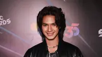 Arya Mohan dan Raisa Marie Bawakan Kisah Asmara Gen Z di SCTV Music Awards 2025: Ini Dari Hati...