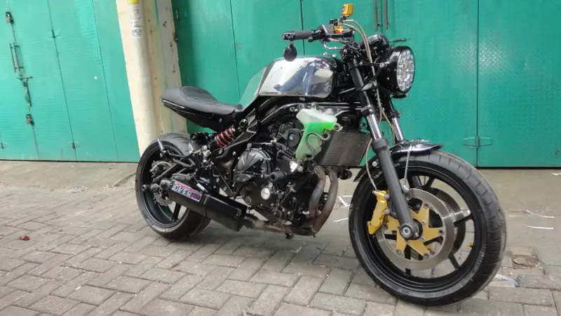 Begini Jadinya Kalau Kawasaki ER-6 Disulap Jadi Cafe Racer