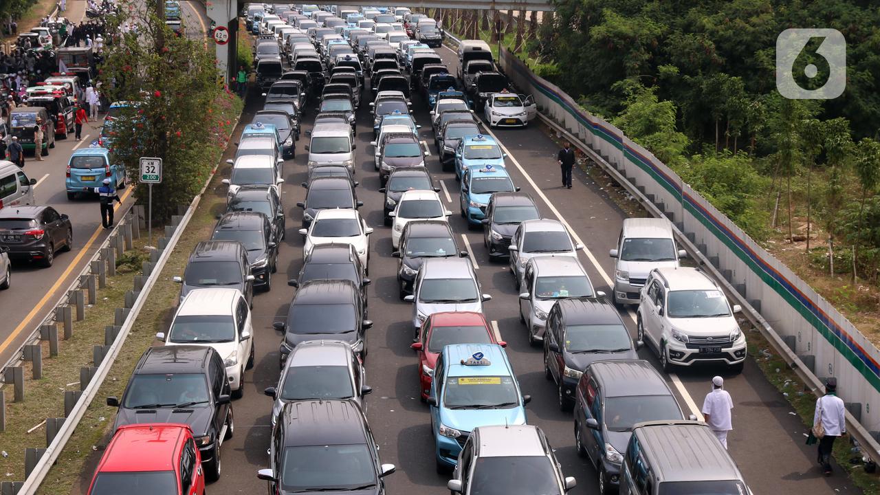 Lalu Lintas di Gerbang Tol Cengkareng Hingga Rawa Bokor Tersendat, Ada Genangan Air 15 Cm
