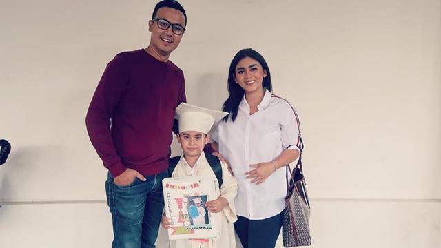 Diisukan Rumah Tangga Retak, Ini 5 Potret Kemesraan Thalita Latief Bareng Suami