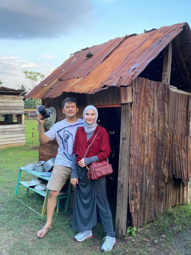 Jarang Tersorot, Ini 6 Momen Romantis Zaskia Adya Mecca dan Hanung Bramantyo