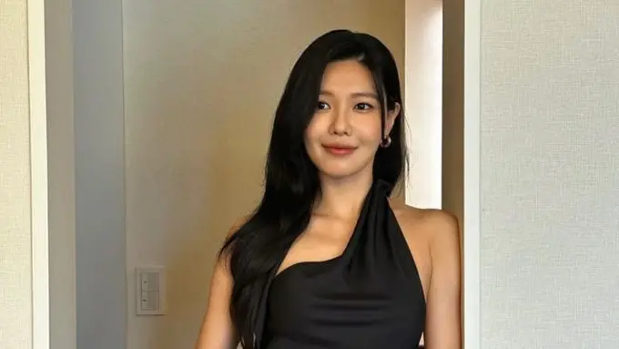 Potret Cantik Soo Young. (instagram/sooyoungchoi)