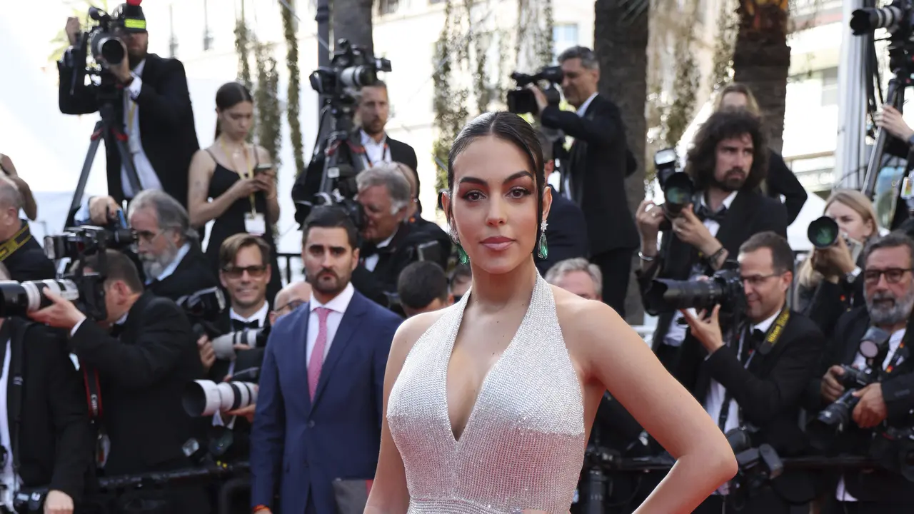 Georgina Rodriguez Kembali Melangkah di Karpet Merah Cannes