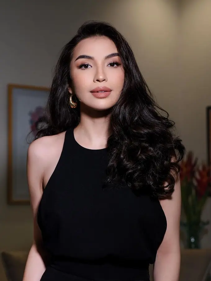 Potret Terbaru Manohara Ikuti Tren Latte Makeup Look, Stunning!