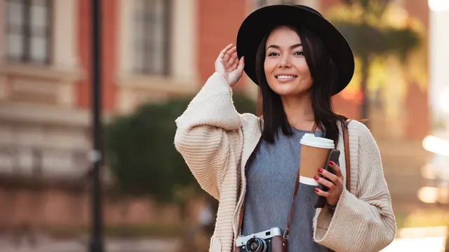 mandiri santai minum kopi