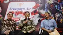 Menpora, Imam Nahrawi (tengah) memberi keterangan terkait hitung mundur ajang MXGP 2017 di Jakarta, Rabu (18/1). Ajang motokross internasional MXGP 2017 akan digelar di kota Pangkal Pinang, 4-5 Maret mendatang. (Liputan6.com/Helmi Fithriansyah)