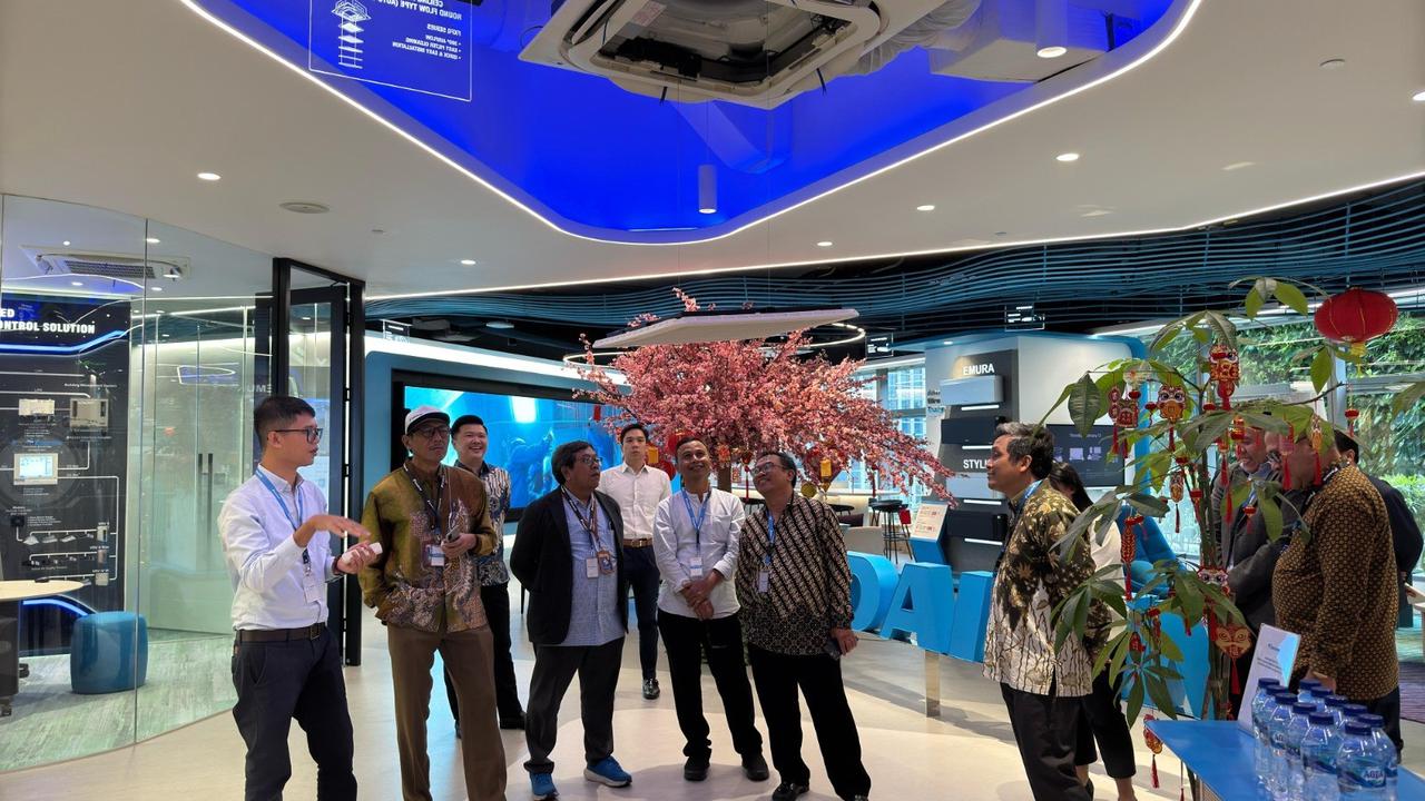 Kunjungan DKST ITB ke DAIKIN Indonesia