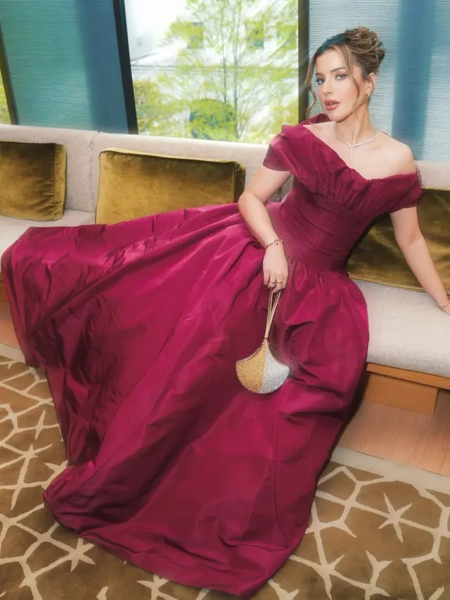 Tasya Farasya saat red carpet di The Devil Wears Prada 2 Tokyo pake gaun merah. [@tasyafarasya]