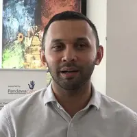 Teuku Zacky selalu berkomunikasi dengan kedua anaknya.