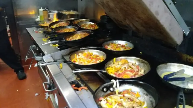 Jarang Dilihat, 6 Potret Kejadian di Dapur Ini Biasa Dialami Staf Restoran