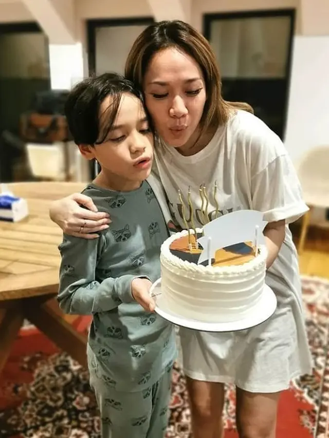 Momen Ulang Tahun Bunga Citra Lestari yang Ke-38, Dapat Kejutan Spesial Dari Noah. (Sumber: Instagram/@teamnoahsinclair)