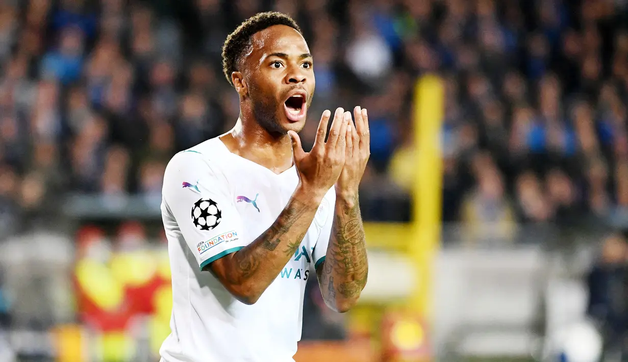 Raheem Sterling - Penyerang sayap ini secara terang-terangan berniat akan meninggalkan Manchester City. Sang pemain mengaku ingin mendapatkan tantangan baru di tempat lain. (AFP/John Thys)